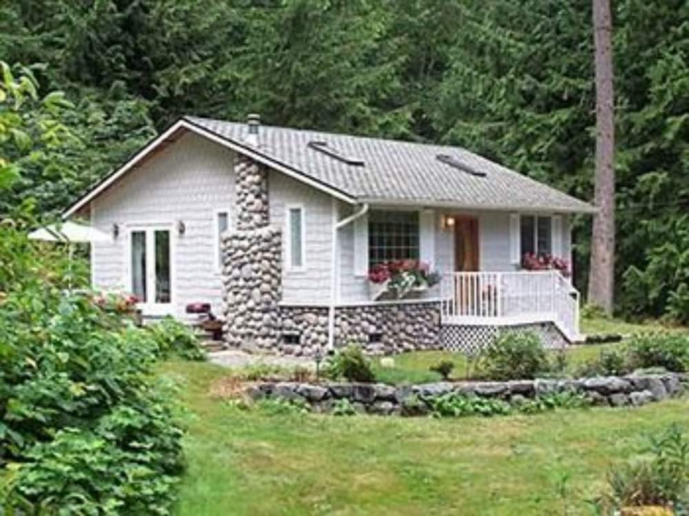 A Hidden Haven & Water Garden Cottages 36/48