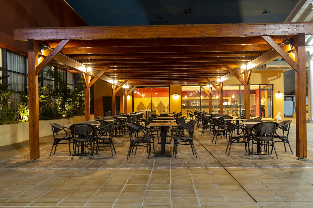 AZ Grand Oran Hotel 17/21