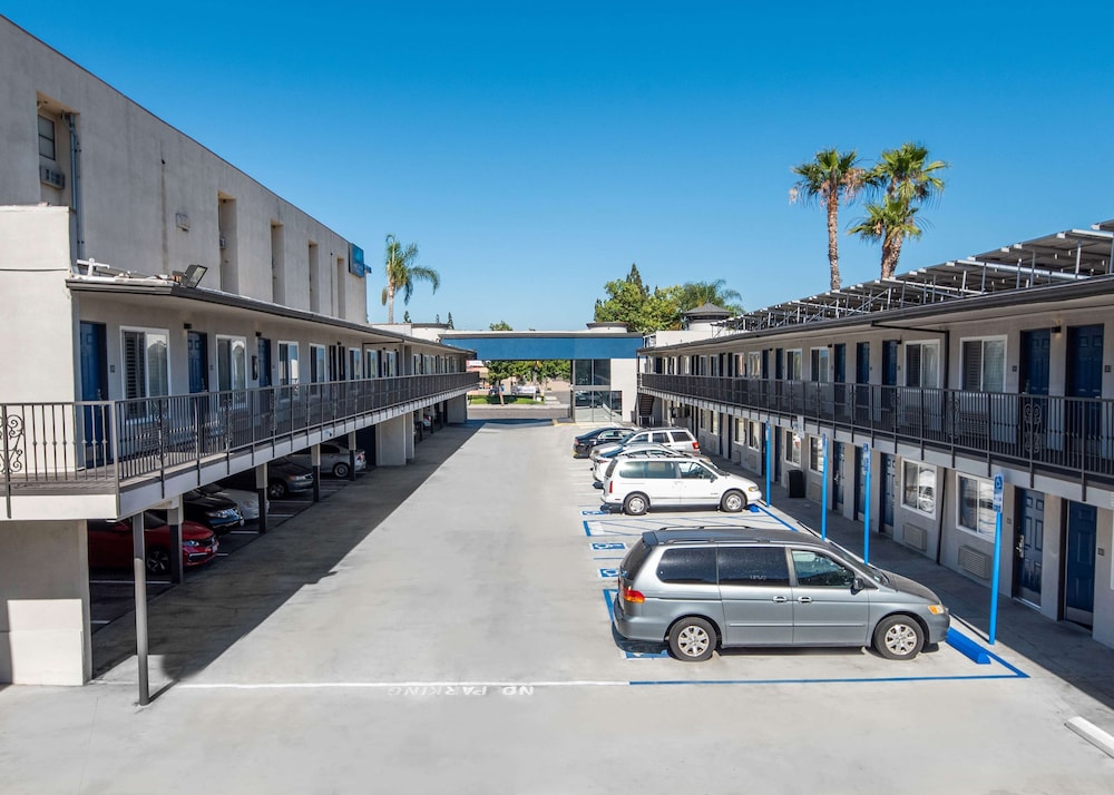 Motel6 Anaheim, CA - Convention Center 36/48
