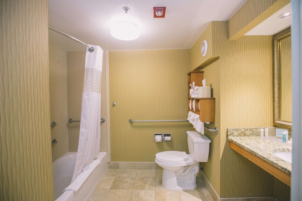 Hampton Inn Tallahassee Central 24/46