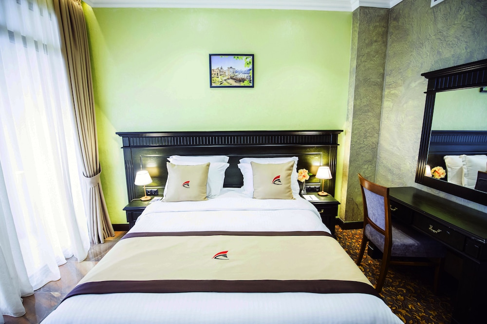 Colosseum Marina Hotel Batumi 21/72