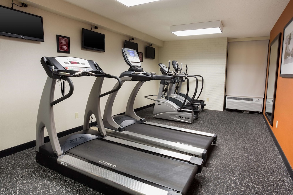 Drury Inn and Suites St Louis Airport 26/49