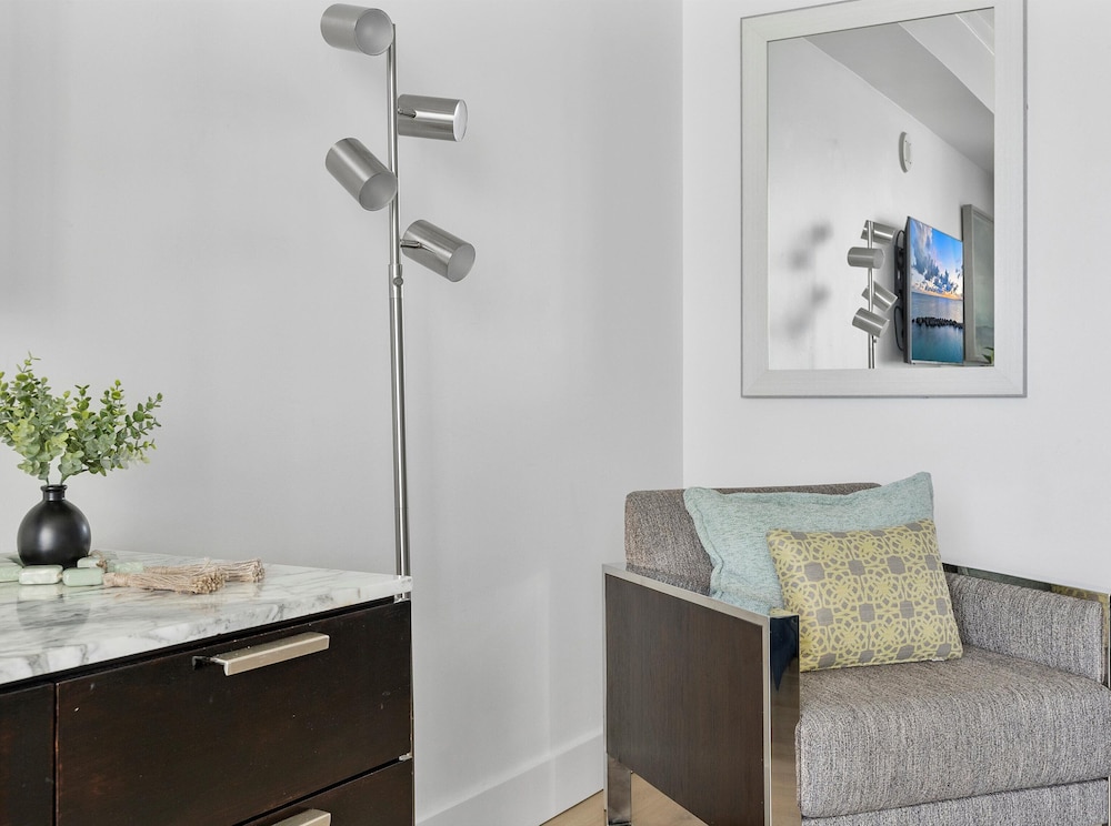 Miami Vacation Rentals - Coconut Grove 13/60