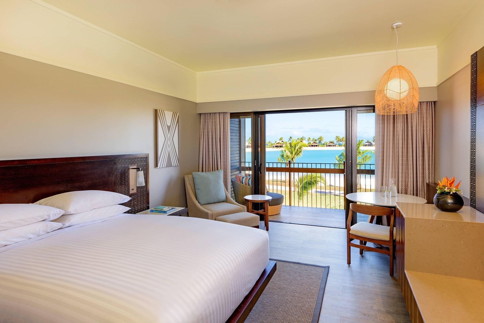 Room, King Bed, Lagoon View, Fiji Marriott Resort Momi Bay 2/8