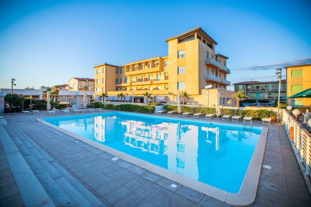 Hotel Stella Marina 8/50