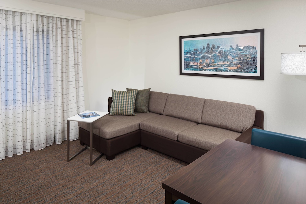 Residence Inn By Marriott Kansas City Country Club Plaza 20/38