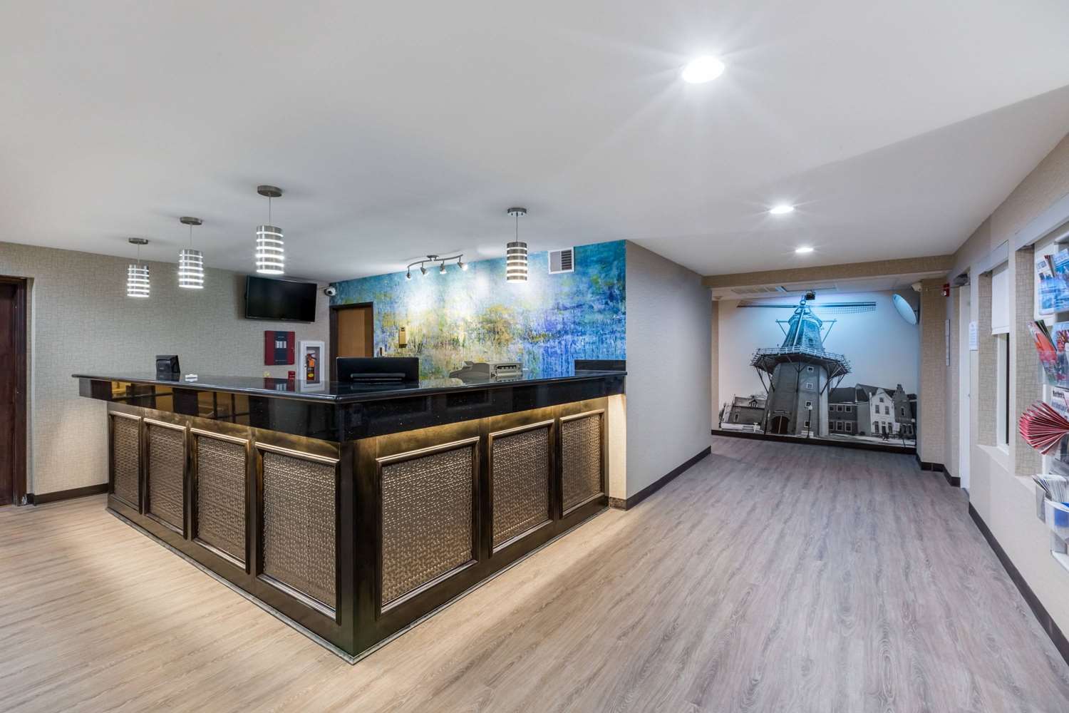 Baymont By Wyndham Pella 9/40