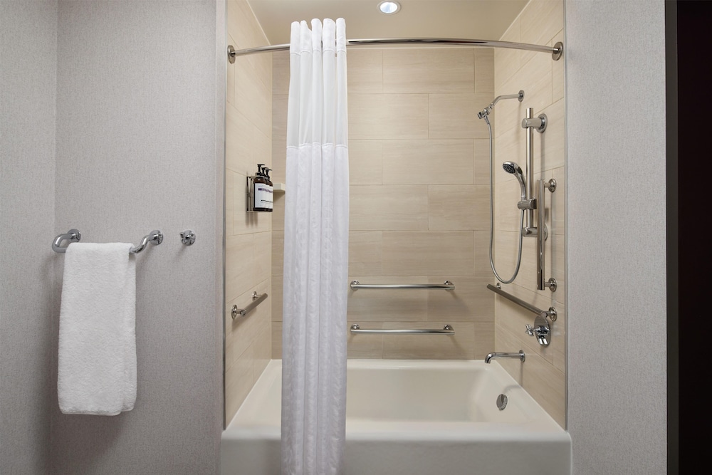 Hyatt Regency Tysons Corner Center 47/50