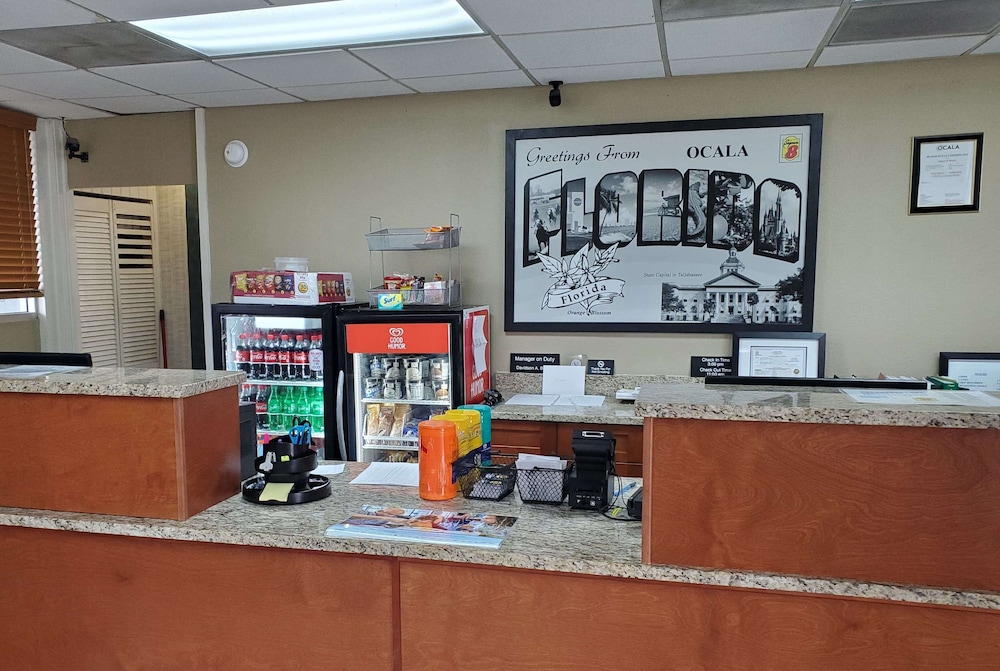 Super 8 by Wyndham Ocala I-75 44/56