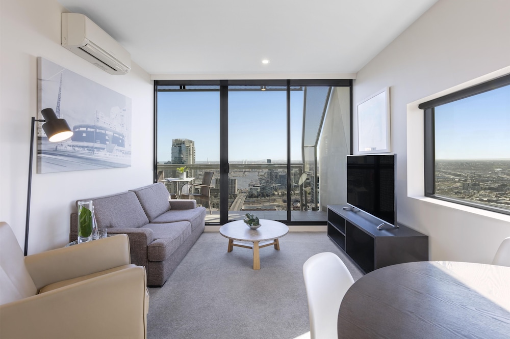 Oaks Melbourne on William Suites 30/50
