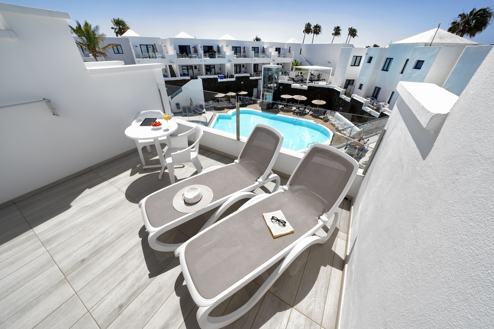 Aqua Suites Hotel Boutique 22/26