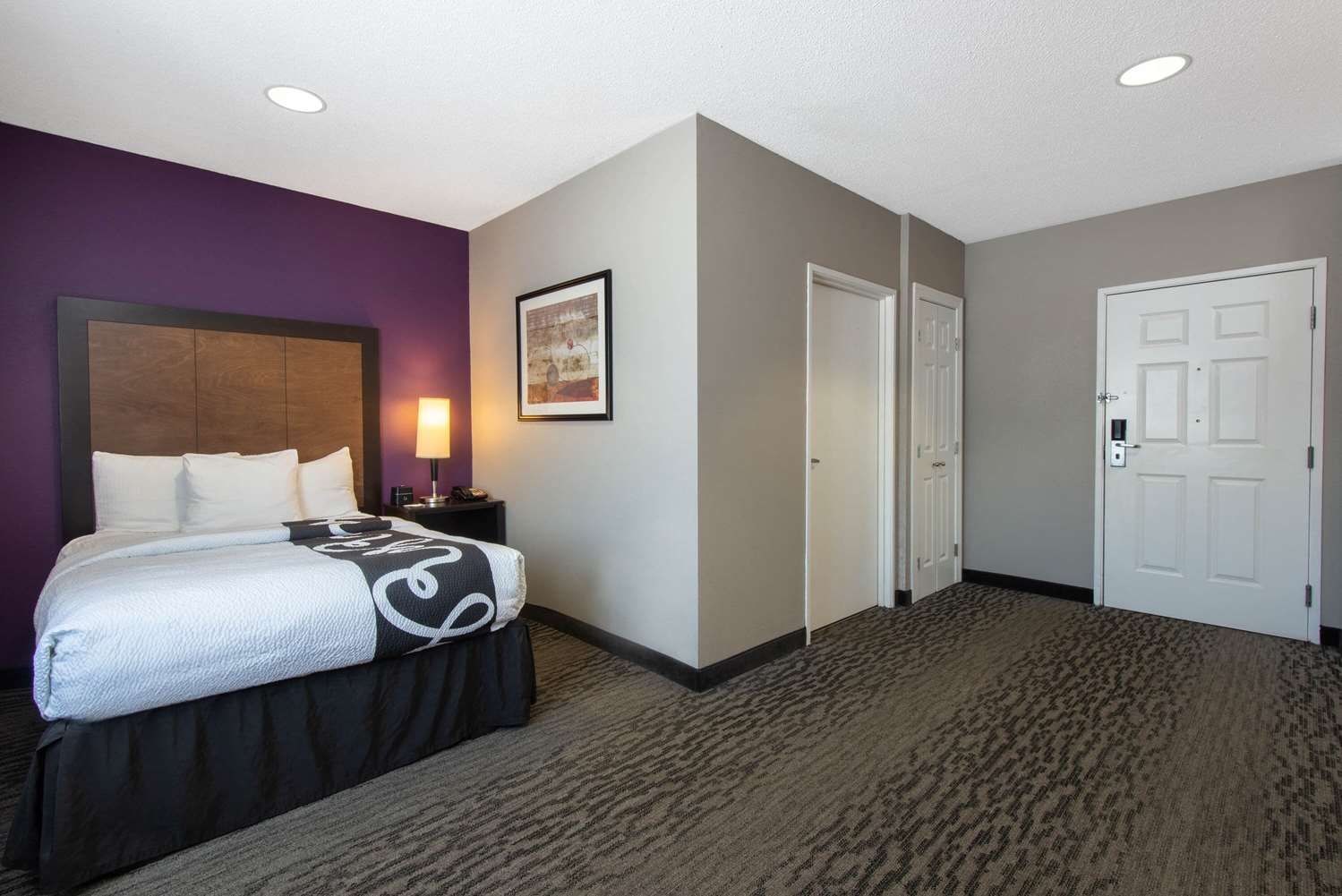 La Quinta Inn & Suites by Wyndham Erie 14/51