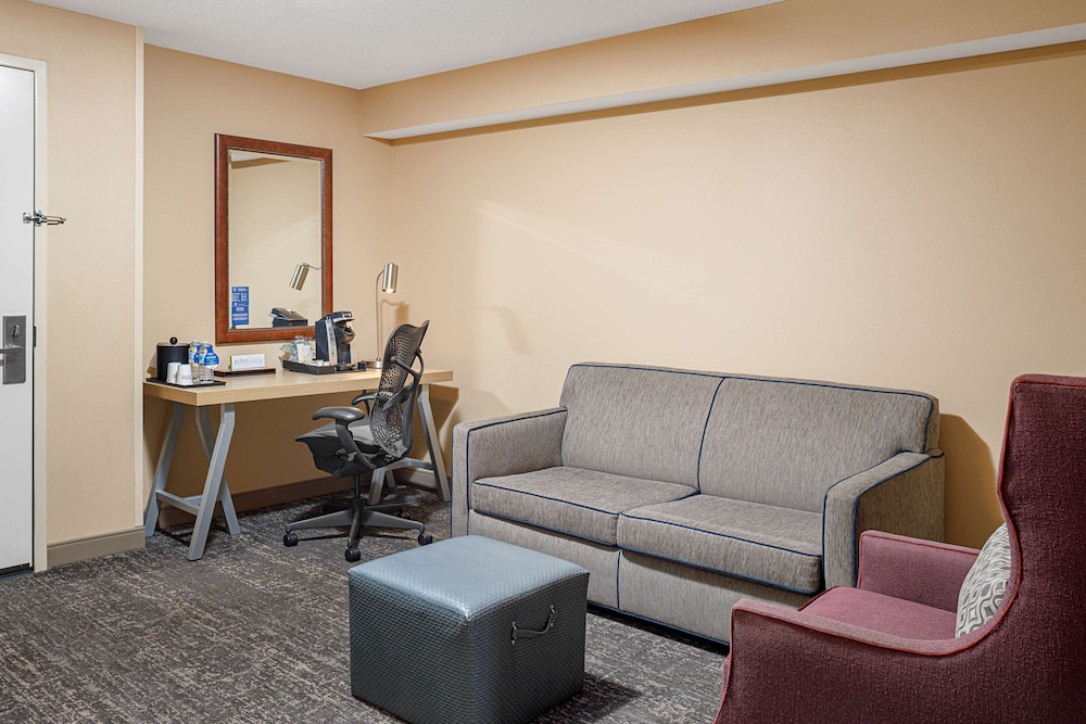 Hilton Garden Inn Fredericksburg 38/56