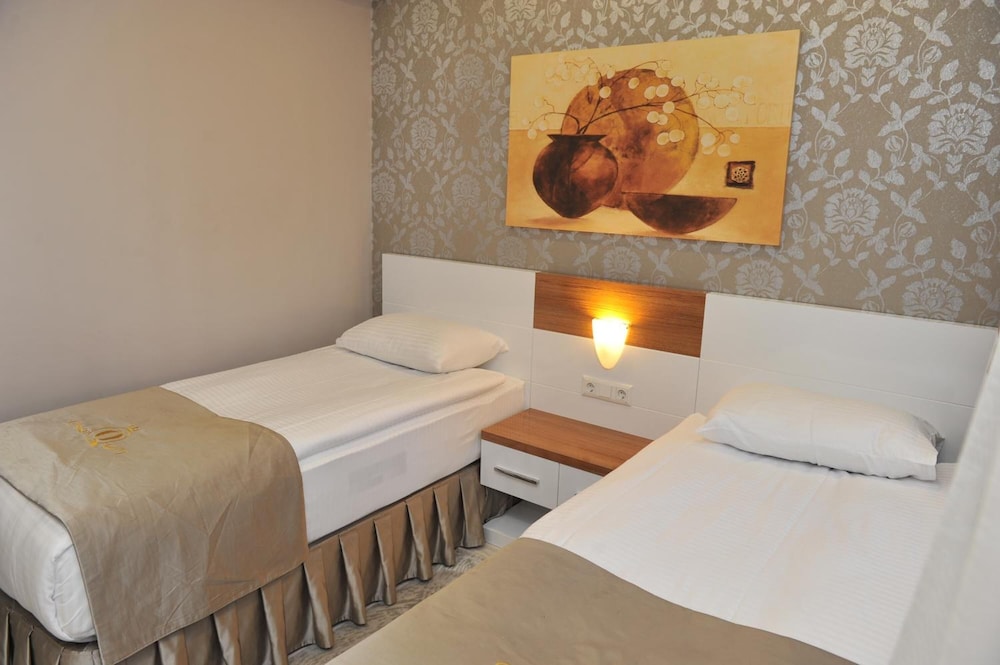 QAMAR PRESTIGE SUITES 16/49