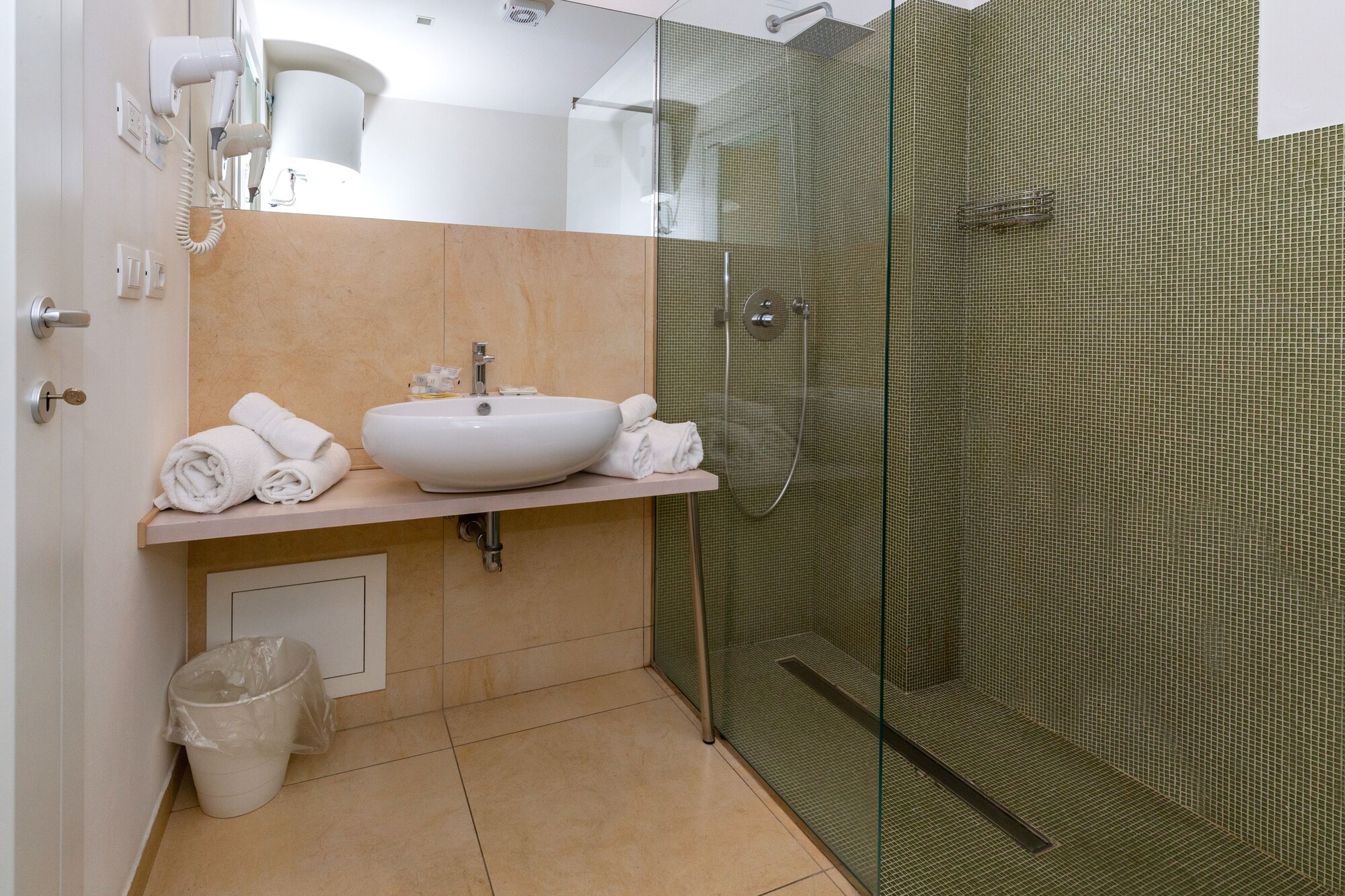 غرفة كلاسيكية بسرير مزدوج مع أريكة، Zeus Residence Hotel 3/4