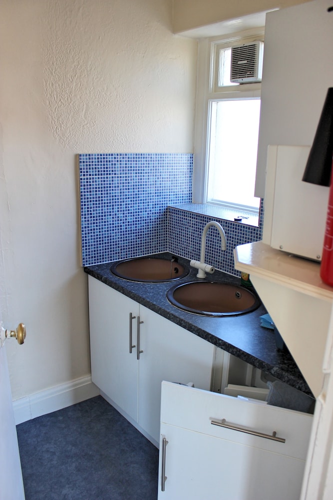 Sandpiper Holiday Apartments 50/50