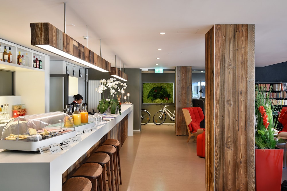 Home Swiss Hotel 48/64