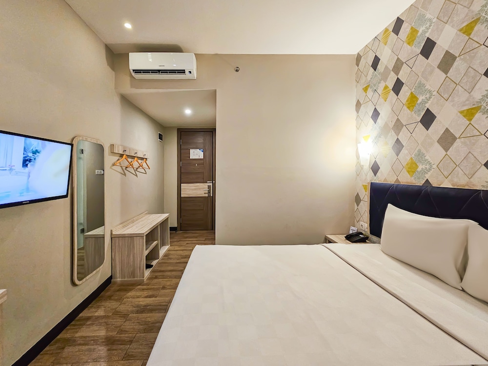 BUSINESS, DOUBLE BED
