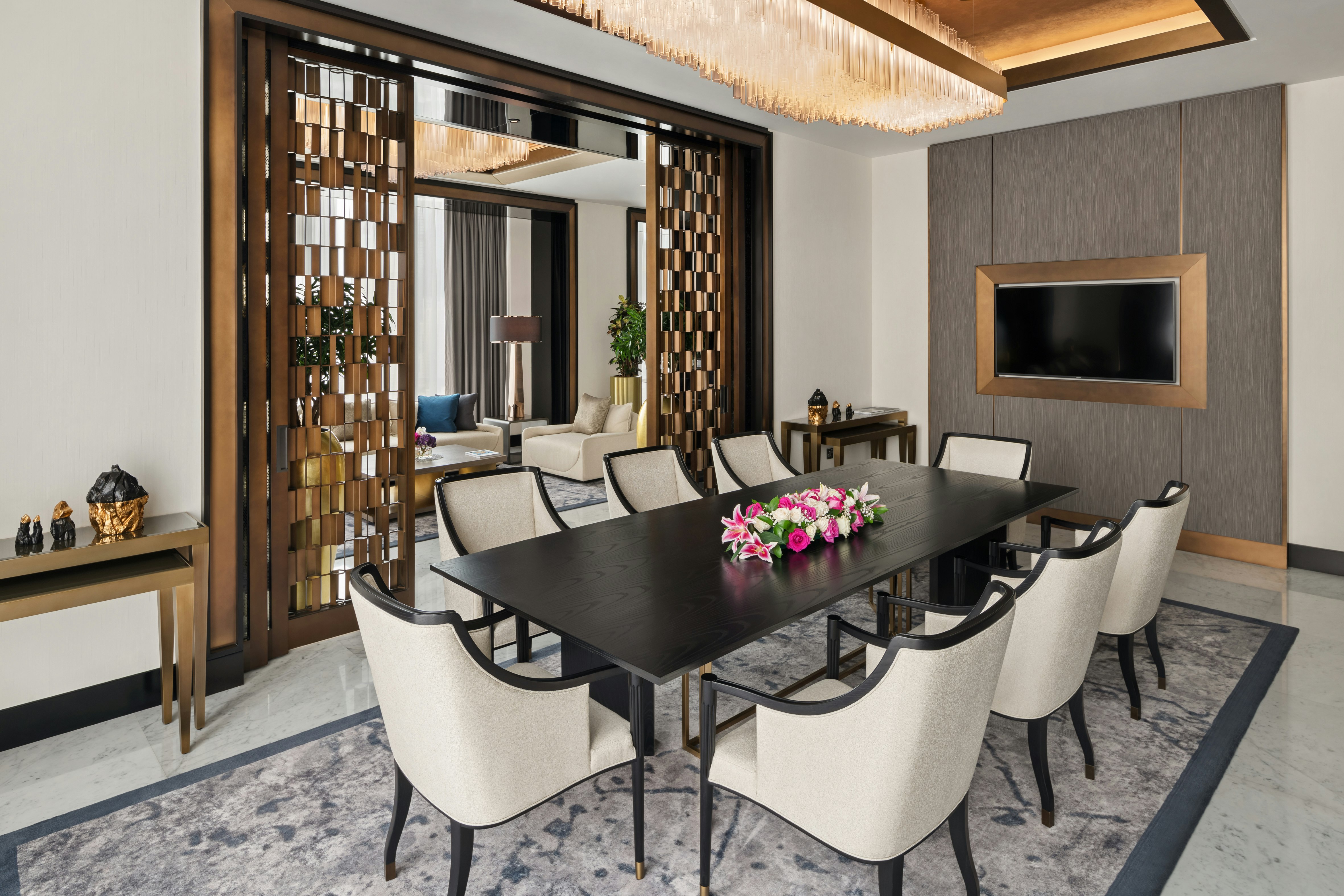 Taj Jumeirah Lakes Towers 68/77
