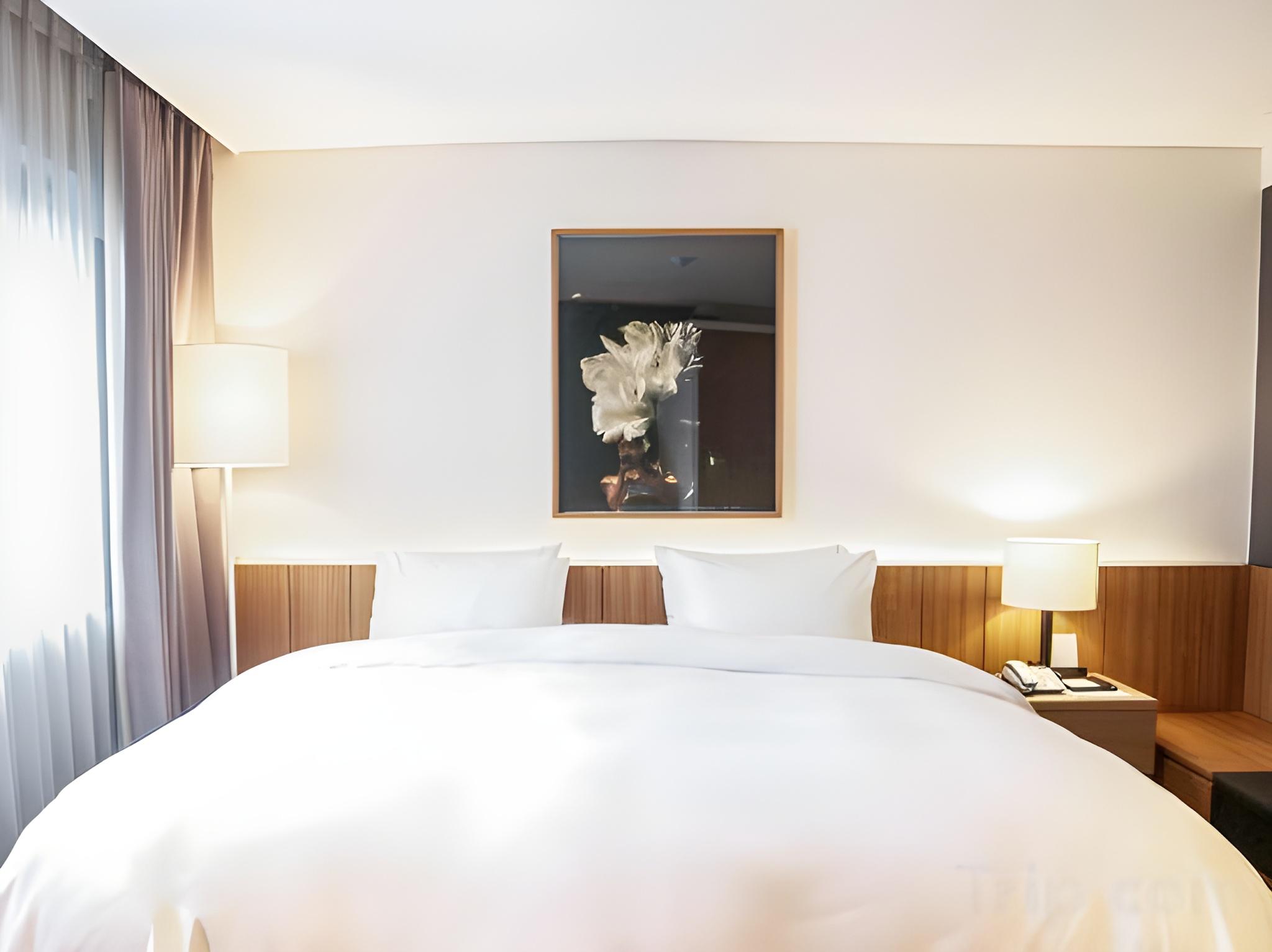 Hollywood, Double Bed