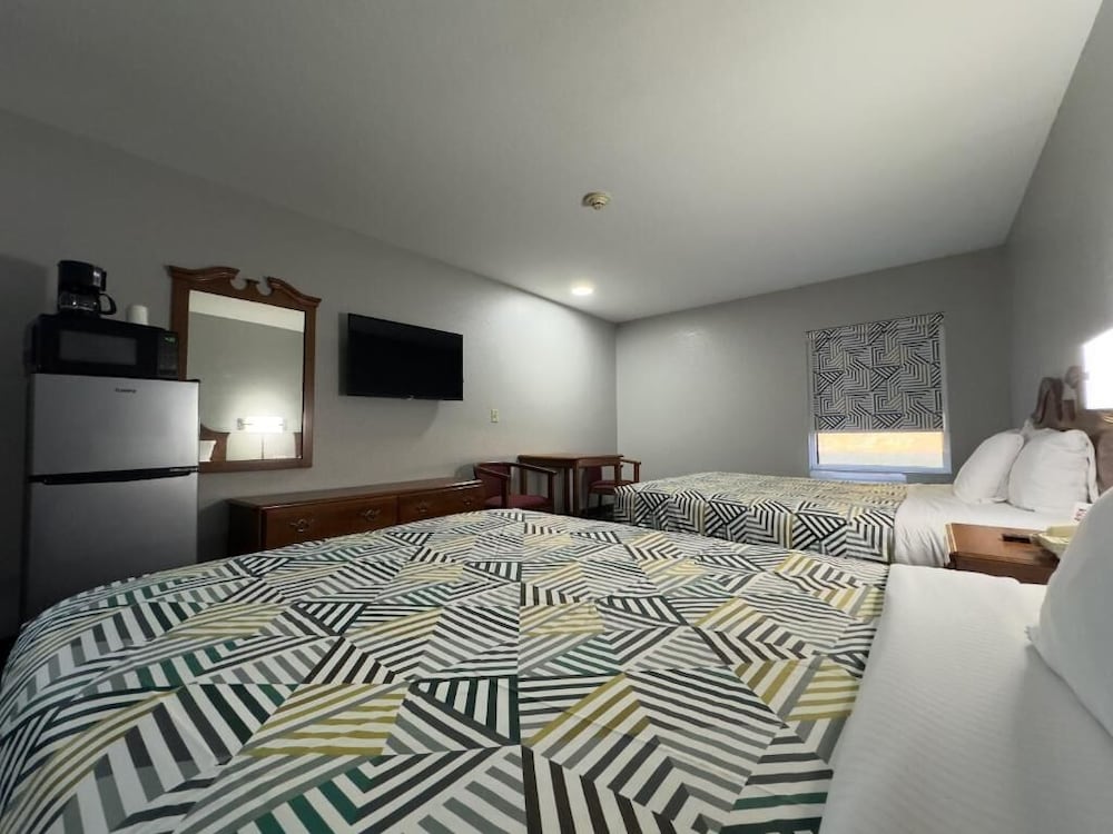 Star City Inn Suites 12/45
