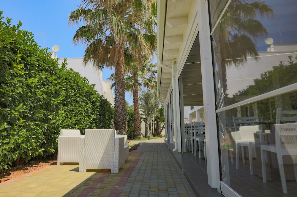 Donnosanto Hotel 42/50