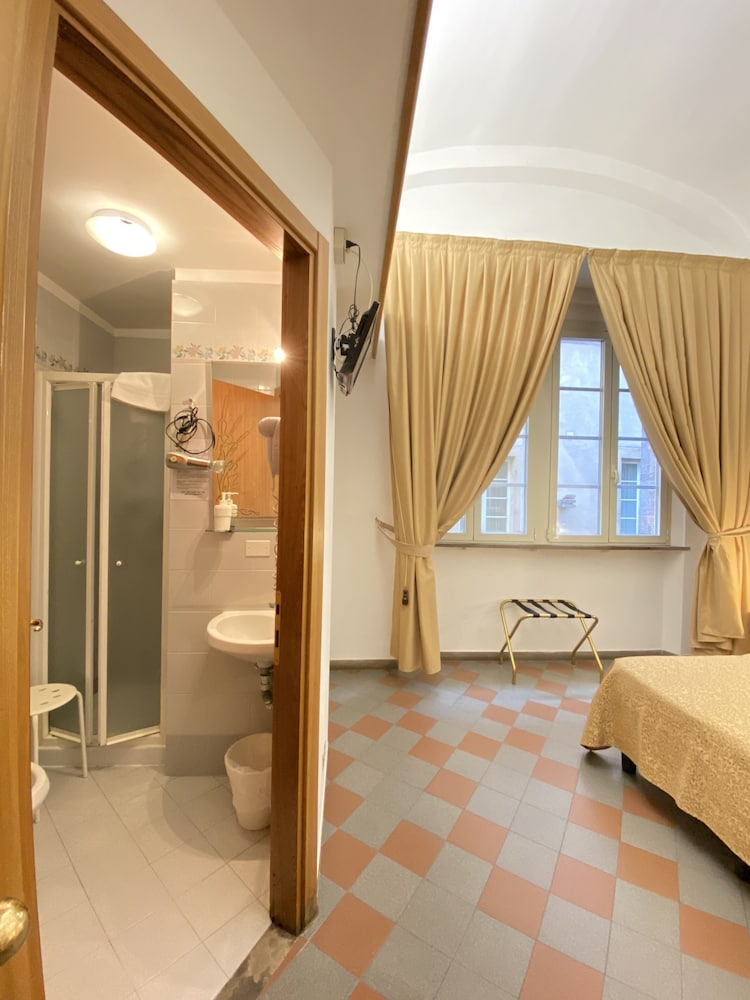 Piccolo Hotel Etruria 56/69