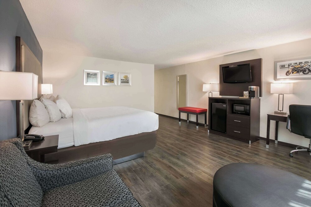 Clarion Hotel Conference Center Maggie Valley NC 10/32