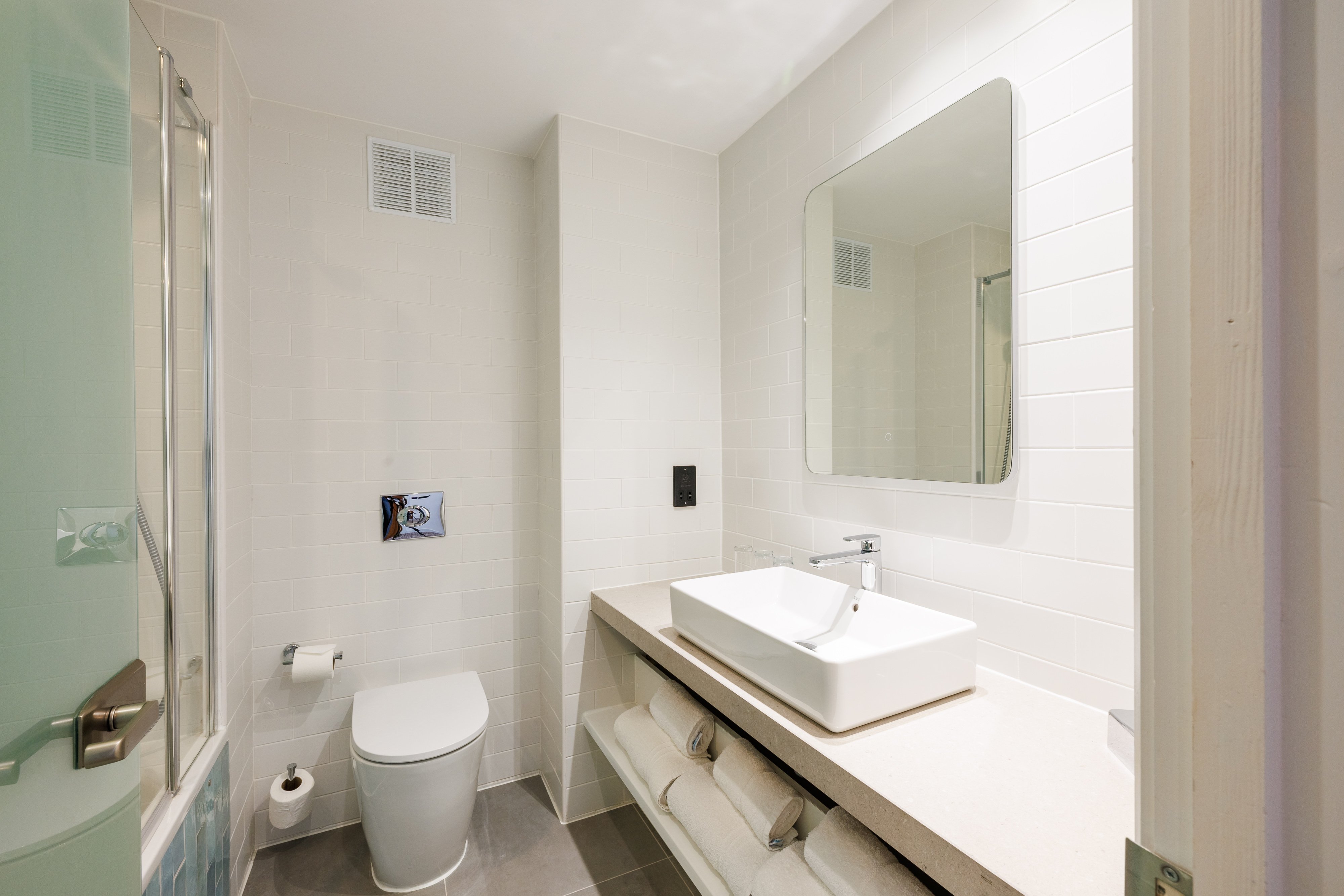 Holiday Inn Stevenage 48/50