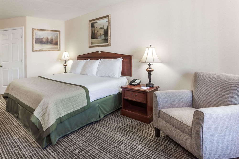 Baymont by Wyndham Hickory 5/24