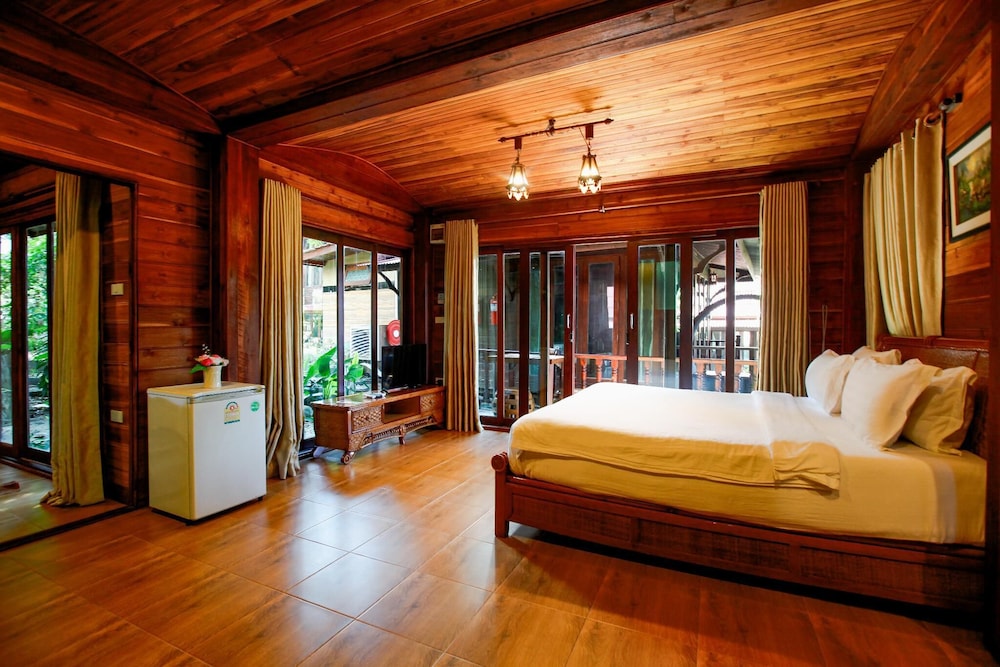Room, Triple, 1 King and 1 Single Beds, Hill Side