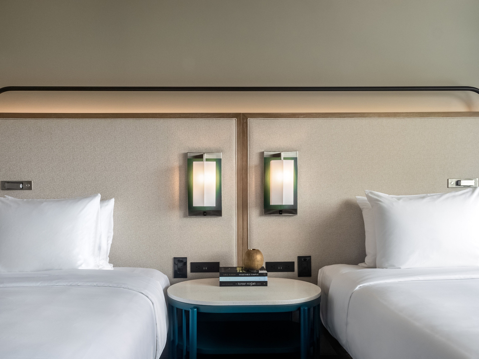 جناح بسريرين مزدوجين بغرفة نوم واحدة، Crowne Plaza Resort Guam 6/6