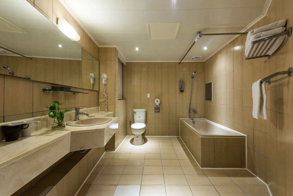 Forward Suites I 7/65