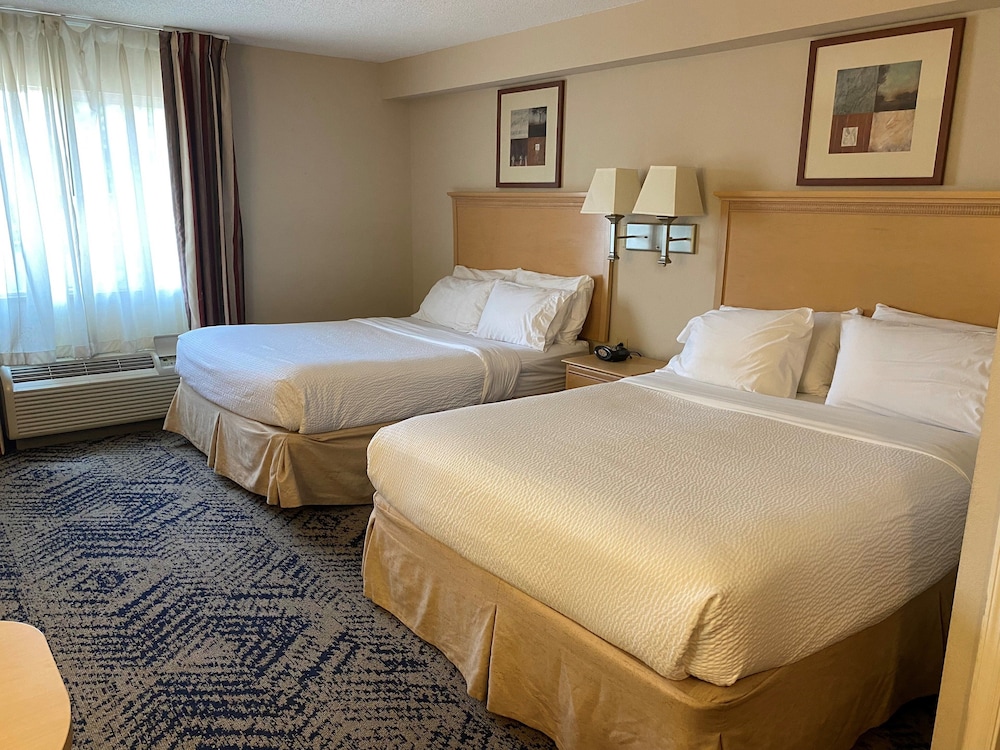CANDLEWOOD SUITES HARRISBURG 15/76