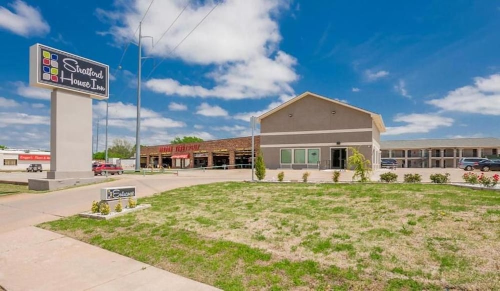 Stratford House Inns - Edmond 21/26