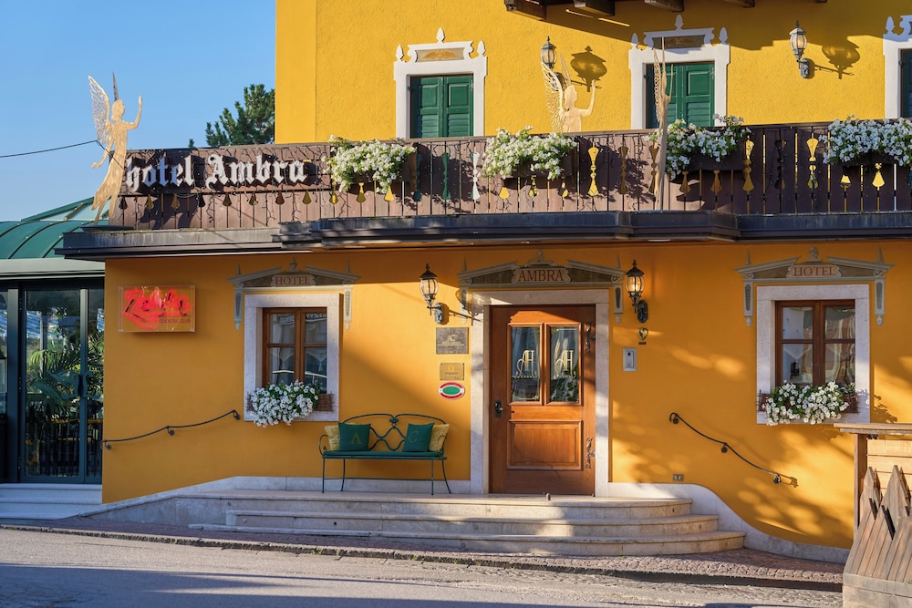 Ambra Cortina Luxury Fashion Boutique Hotel 2/55