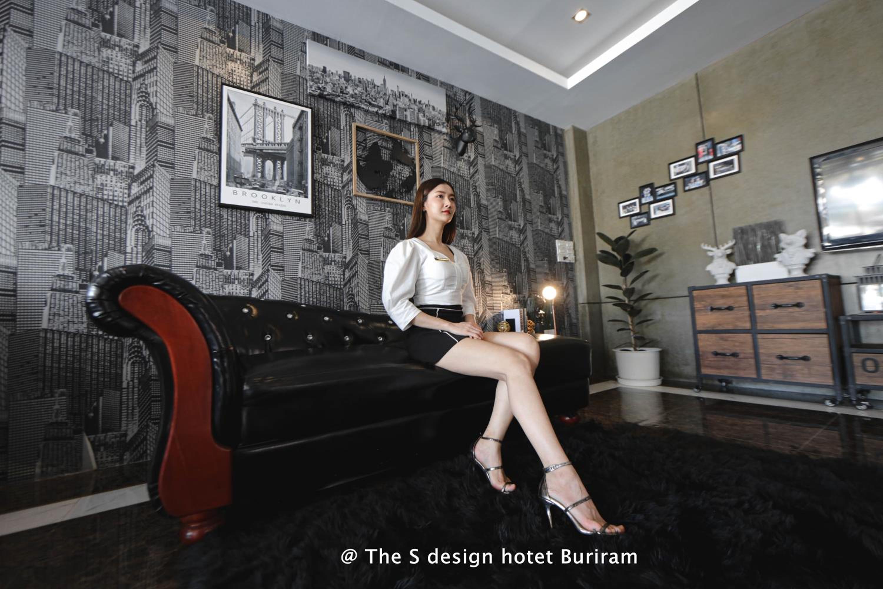 The S Hotel 9/82