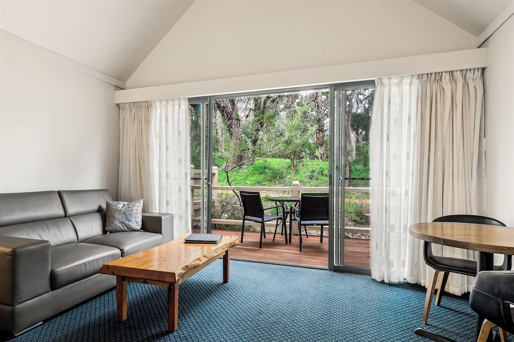 Heritage Trail Lodge 30/50