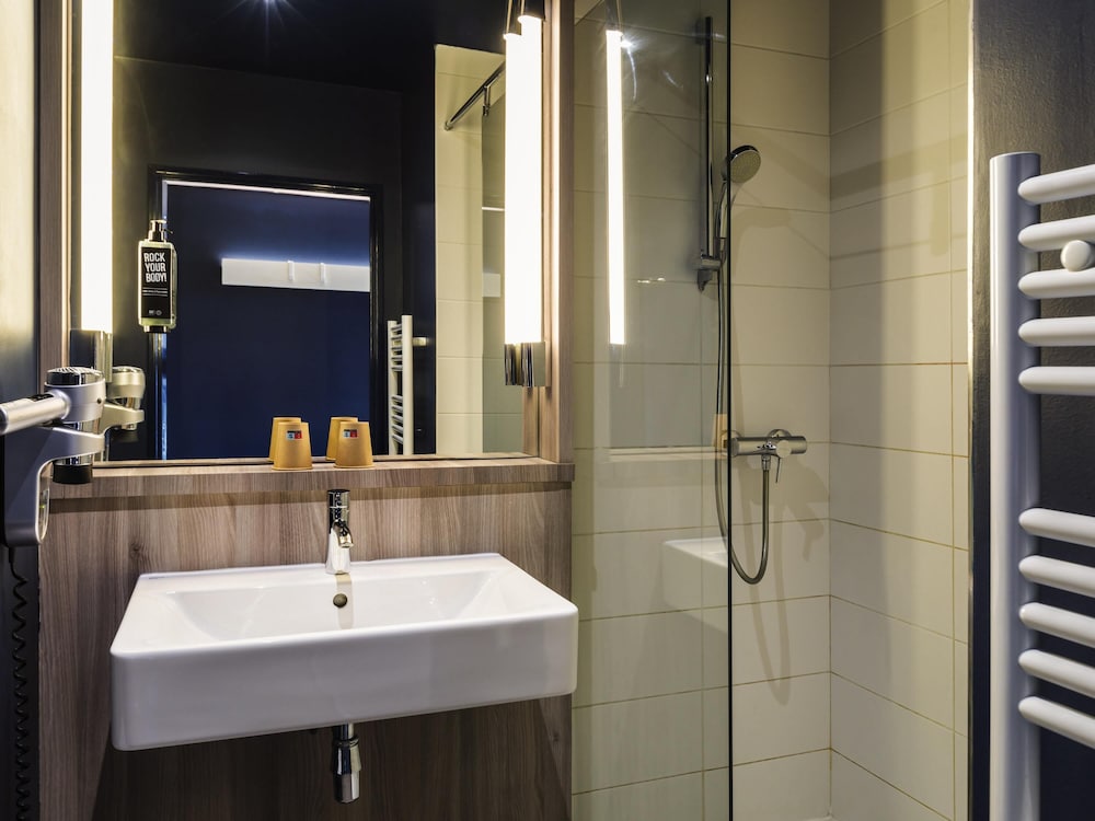 ibis Lyon Meyzieu 45/50