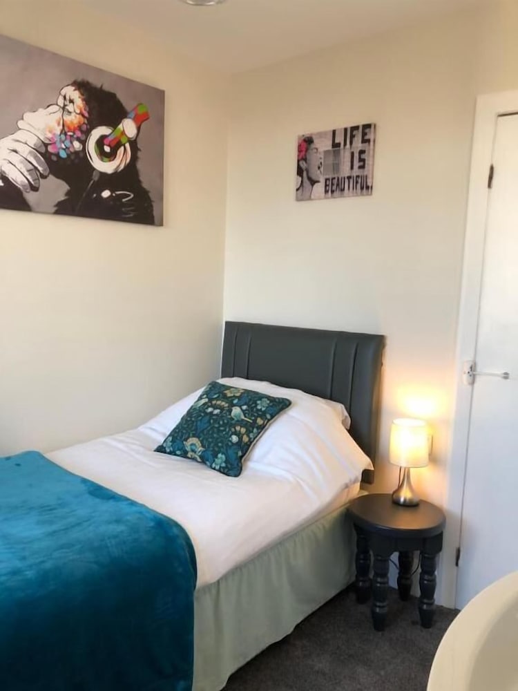 High Ways House 5/44