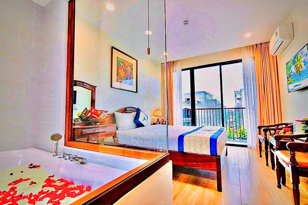 Coral Phu Quoc Hotel 7/18