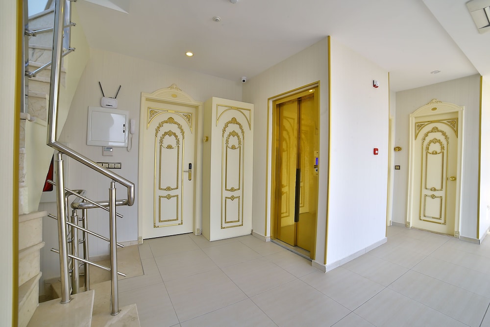 Nayla Palace 28/51