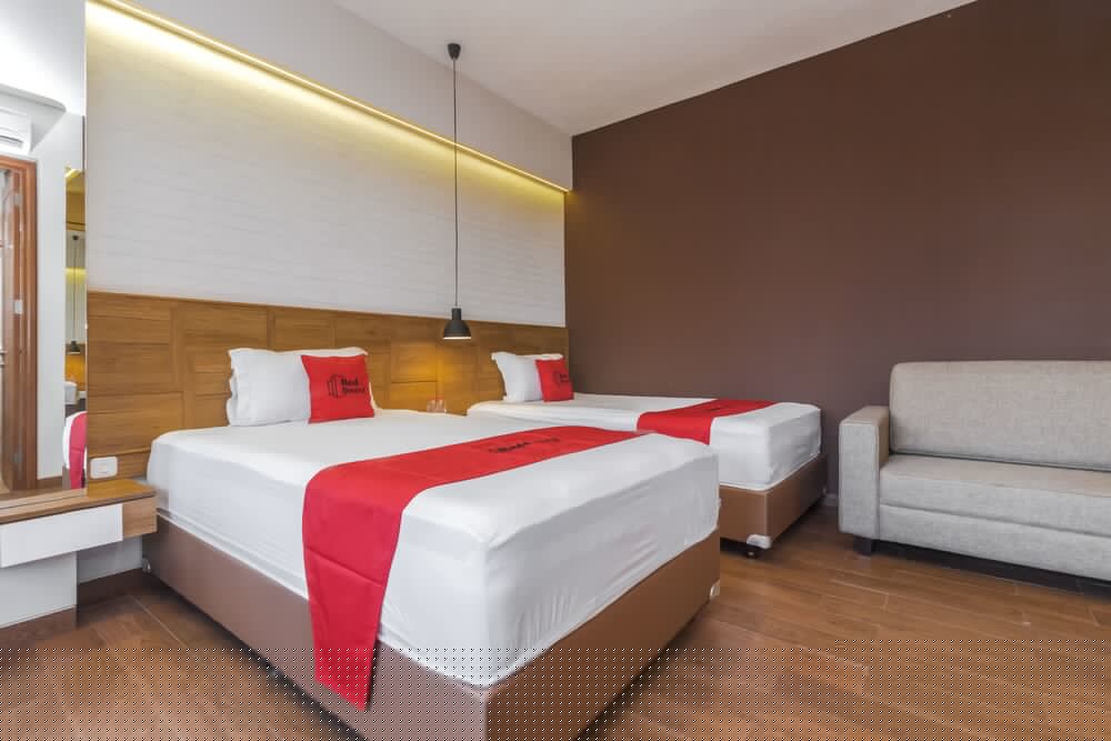 RedDoorz Plus @ CBD Bintaro 9/56