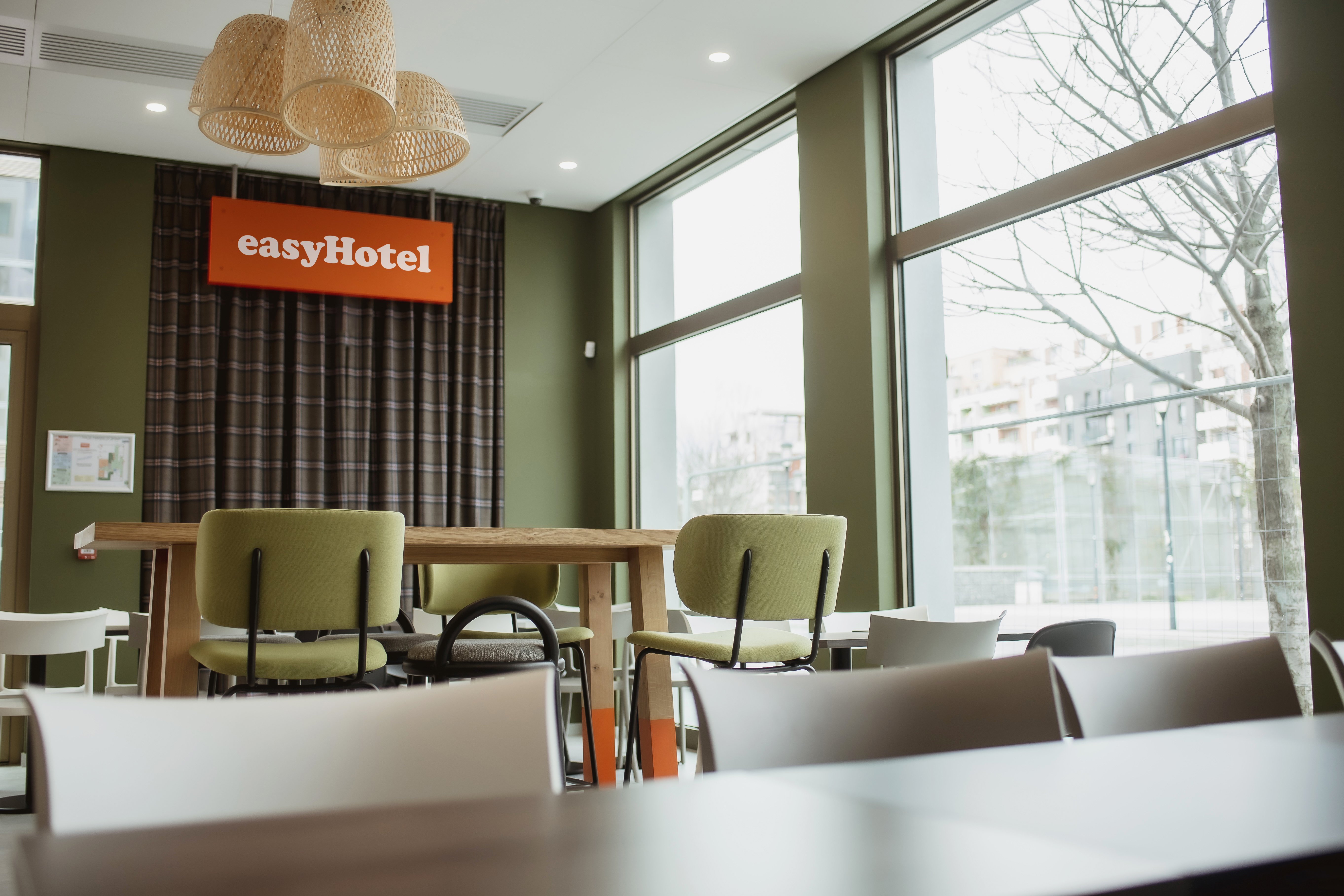 easyHotel Marseille Euromed 34/35