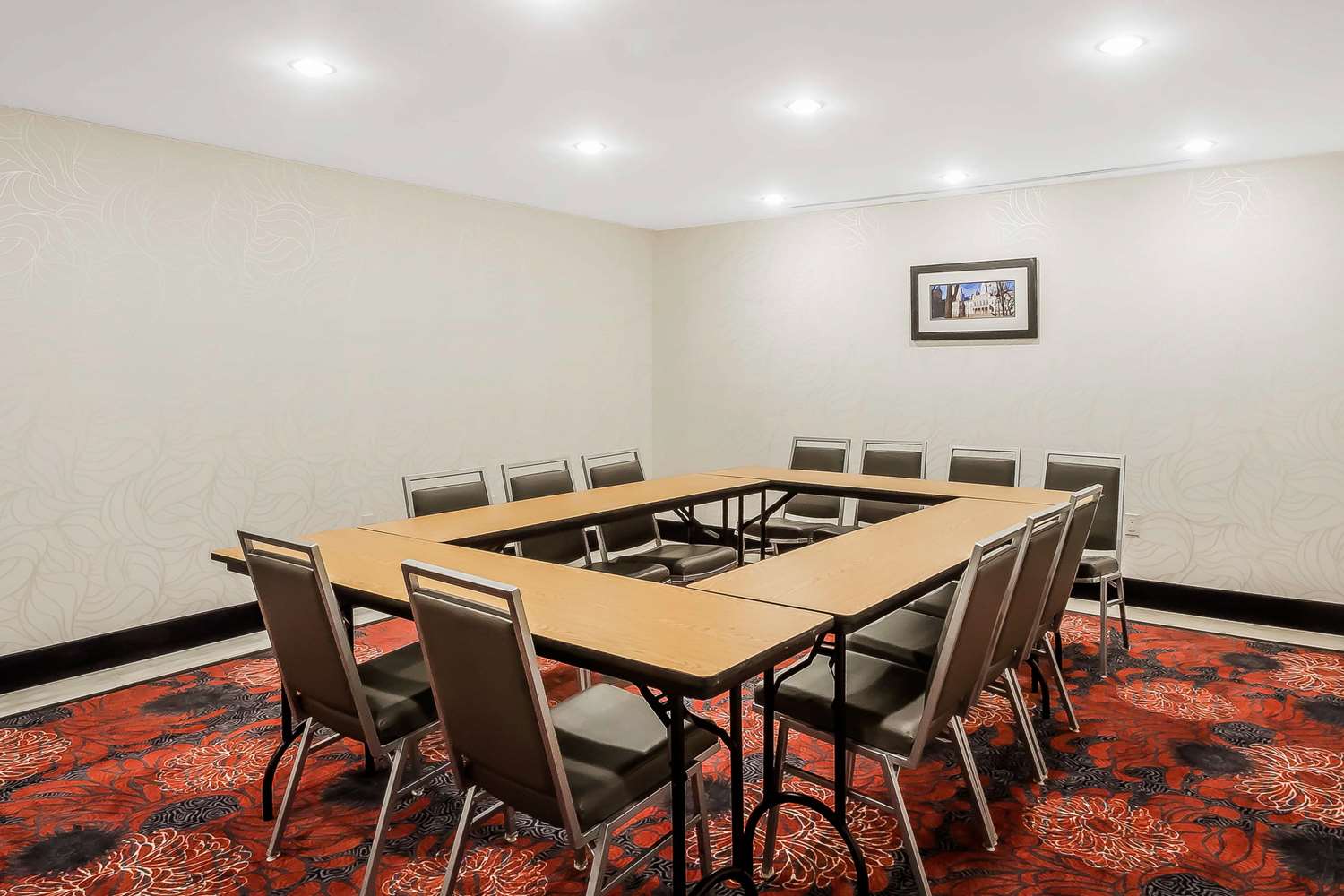 Comfort Inn And Suites Near Stadium 38/44