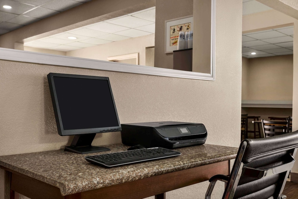 Super 8 By Wyndham Gainesville Tx 50/52