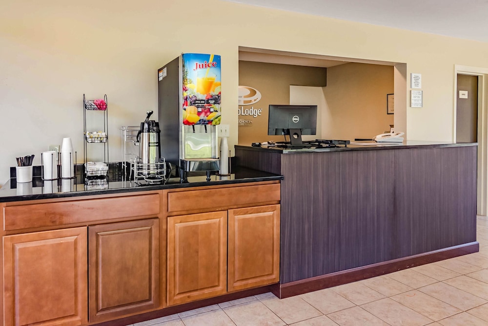 Econo Lodge Lexington Downtown Near I-81 5/29