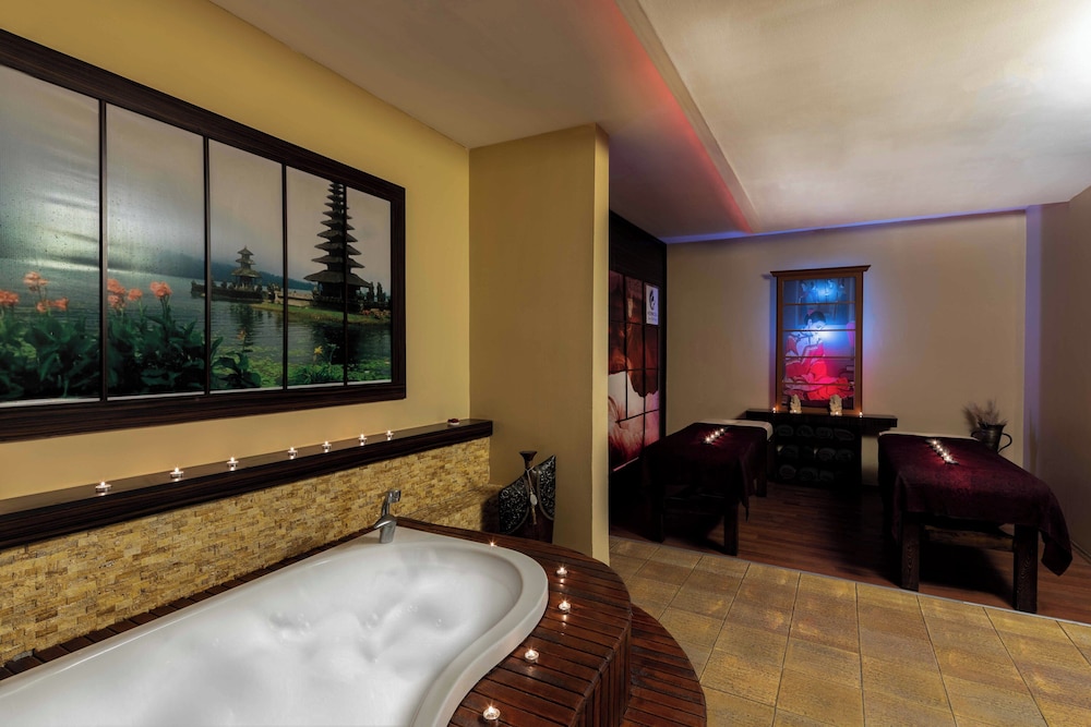 Polat Thermal Hotel 65/66