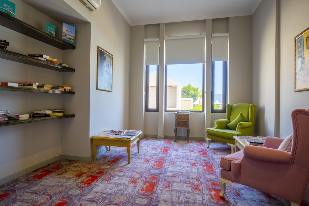 Azka Hotel 55/78