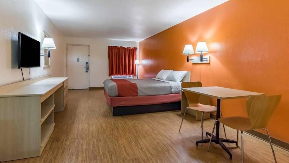 Motel6 Raleigh, NC Cary 34/54